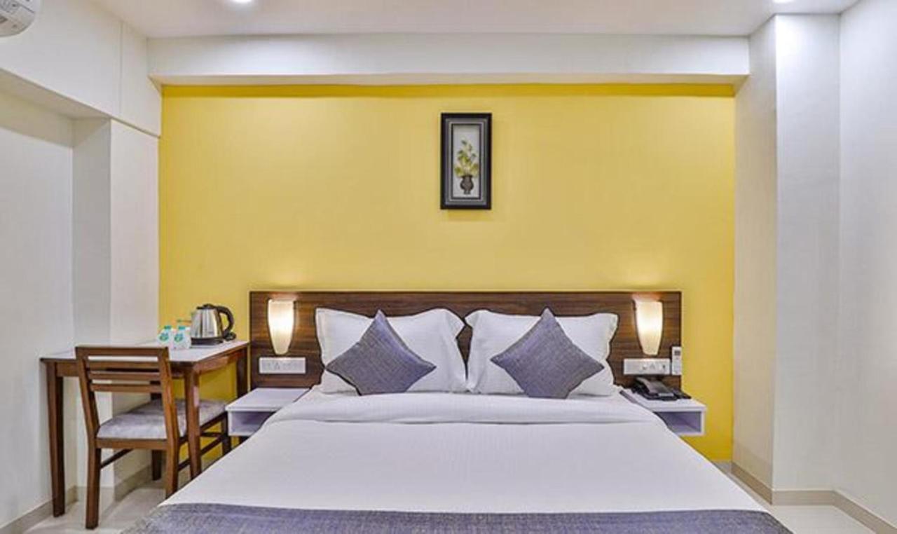 Leo Hotel Ahmedabad Buitenkant foto