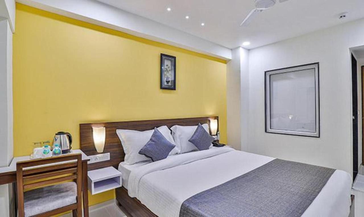 Leo Hotel Ahmedabad Buitenkant foto