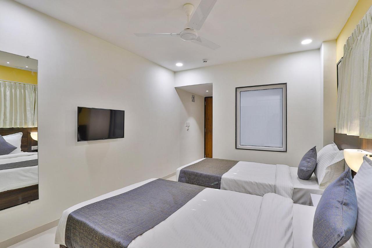 Leo Hotel Ahmedabad Buitenkant foto